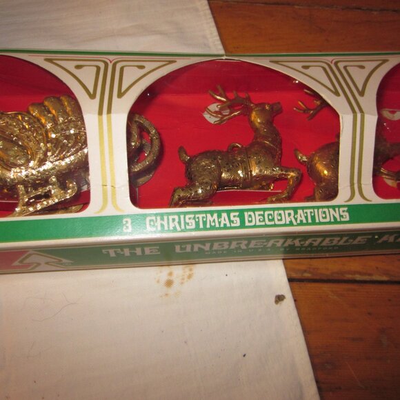 Vtg Bradford Unbreakable MCM in box new gold 2 reindeer 1 sleigh sprinkled mica - Picture 1 of 9